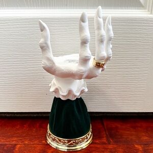 listing-status-banner